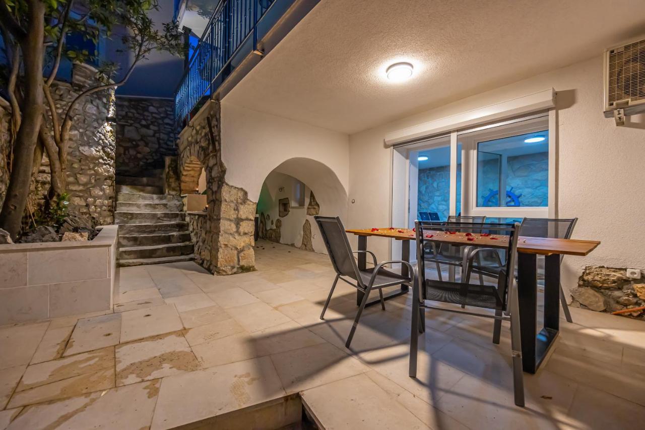 Rocca Apartment
